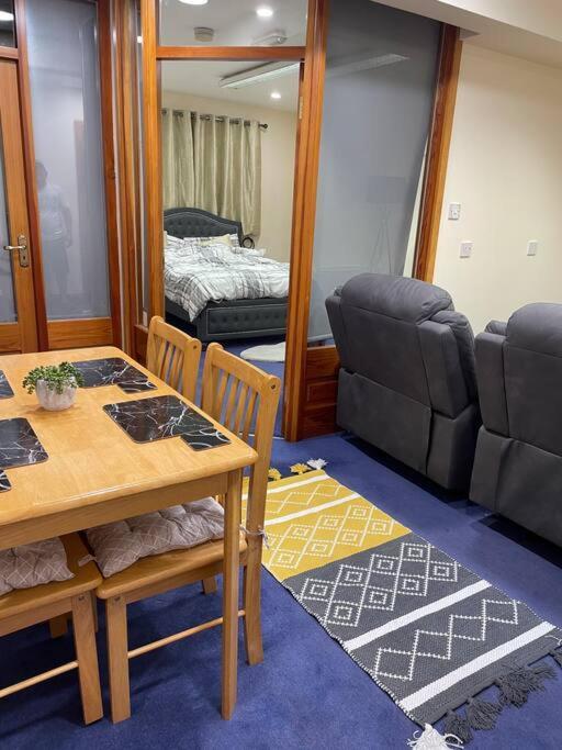 Lovely 3 Bedroom Apartment In 번크라나 외부 사진