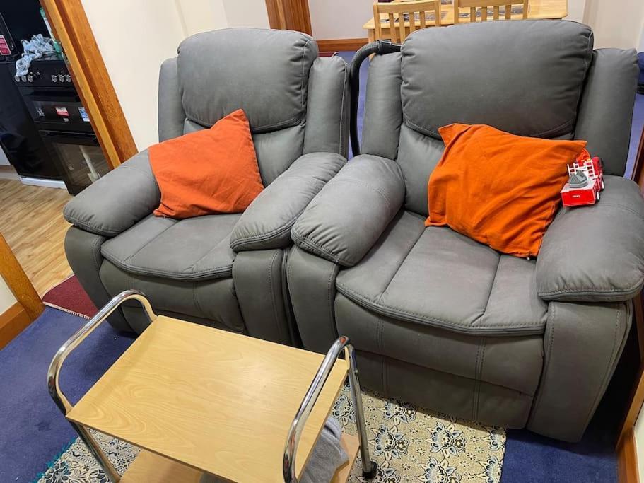 Lovely 3 Bedroom Apartment In 번크라나 외부 사진