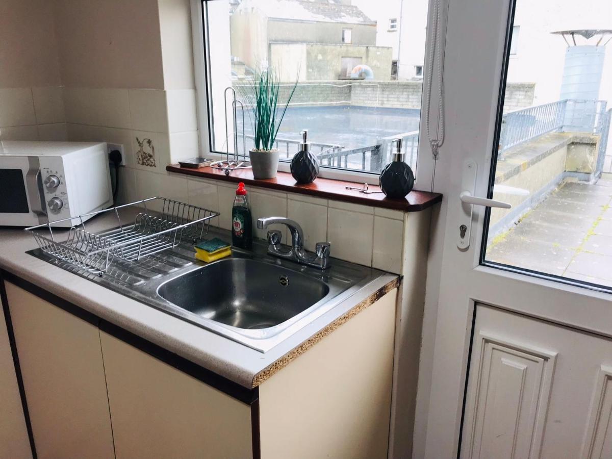 Lovely 3 Bedroom Apartment In 번크라나 외부 사진