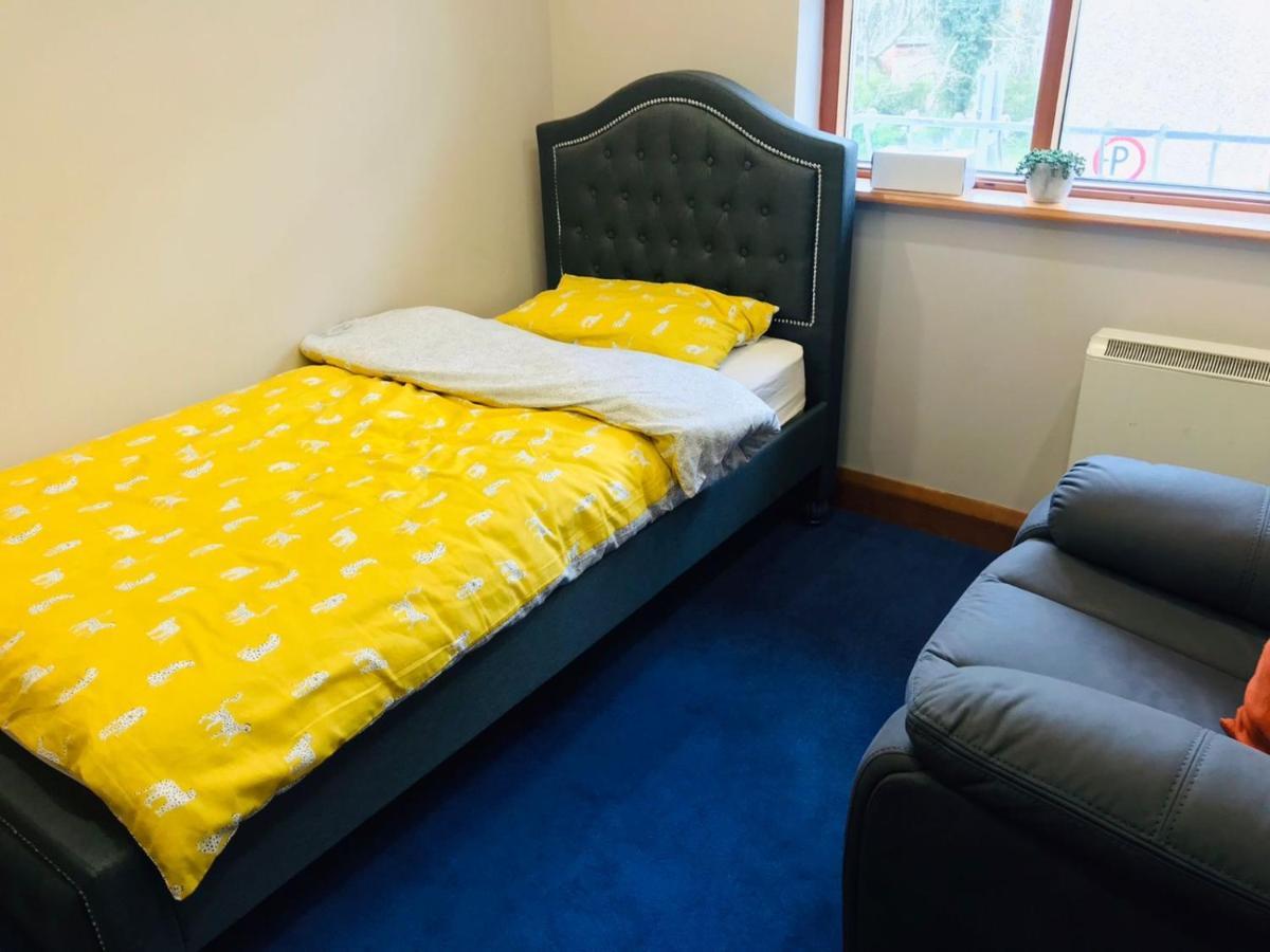 Lovely 3 Bedroom Apartment In 번크라나 외부 사진